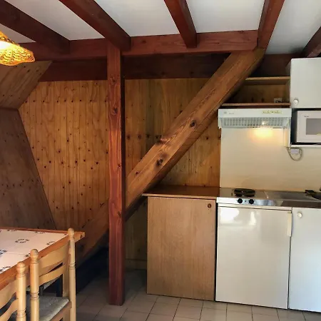 Dans La Parc D'un Manoir Du Xixeme Siecle * Angles (Midi-Pyrenees)